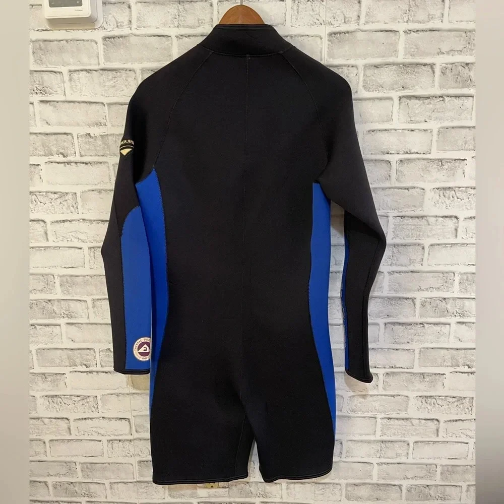 Adult sized Seaquest shorty black/blue long sleeve wetsuit Size large